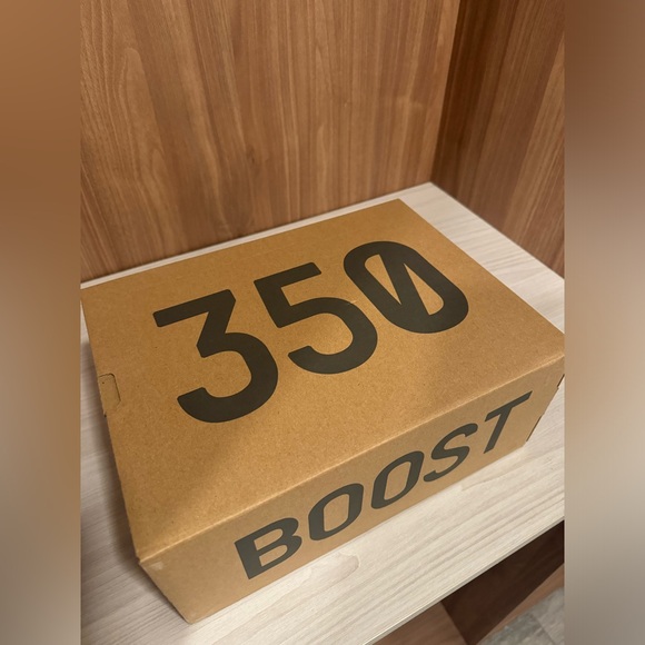 YEEZY Boost 350 V2 - Picture 7 of 8